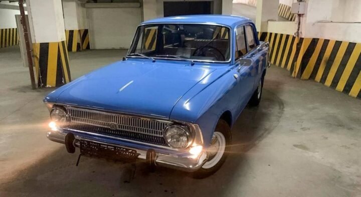 Who gets it?  The old blue “Moskvich” is asking for 4 million tenge