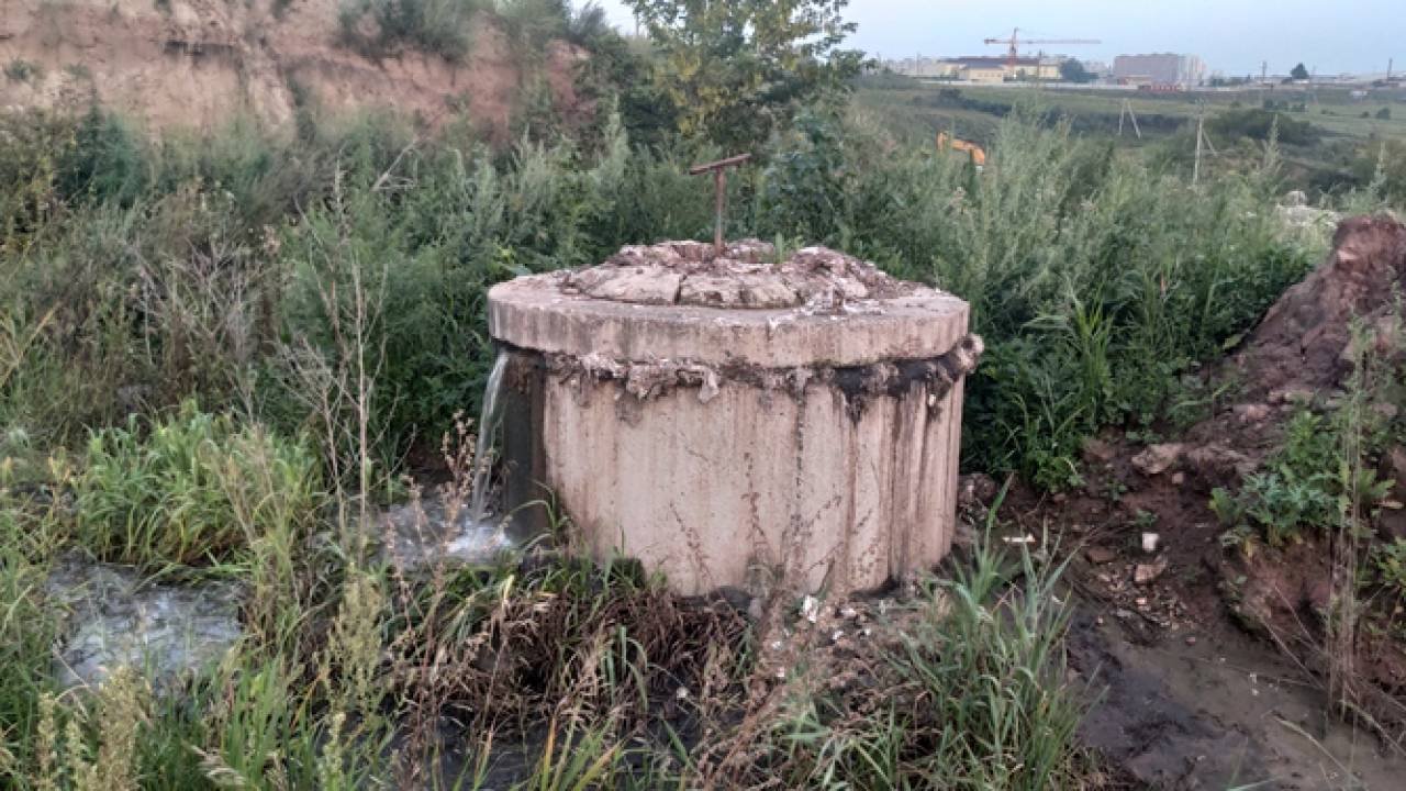 A three-year-old child fell into a septic tank in Uralsk